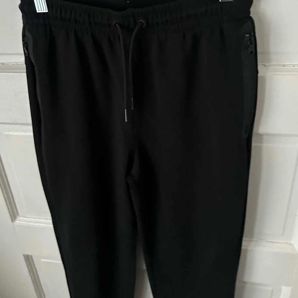 NFL Team Apparel‎ Green Philadelphia Eagles Hoodie & Old Navy Black Jogger Pants
